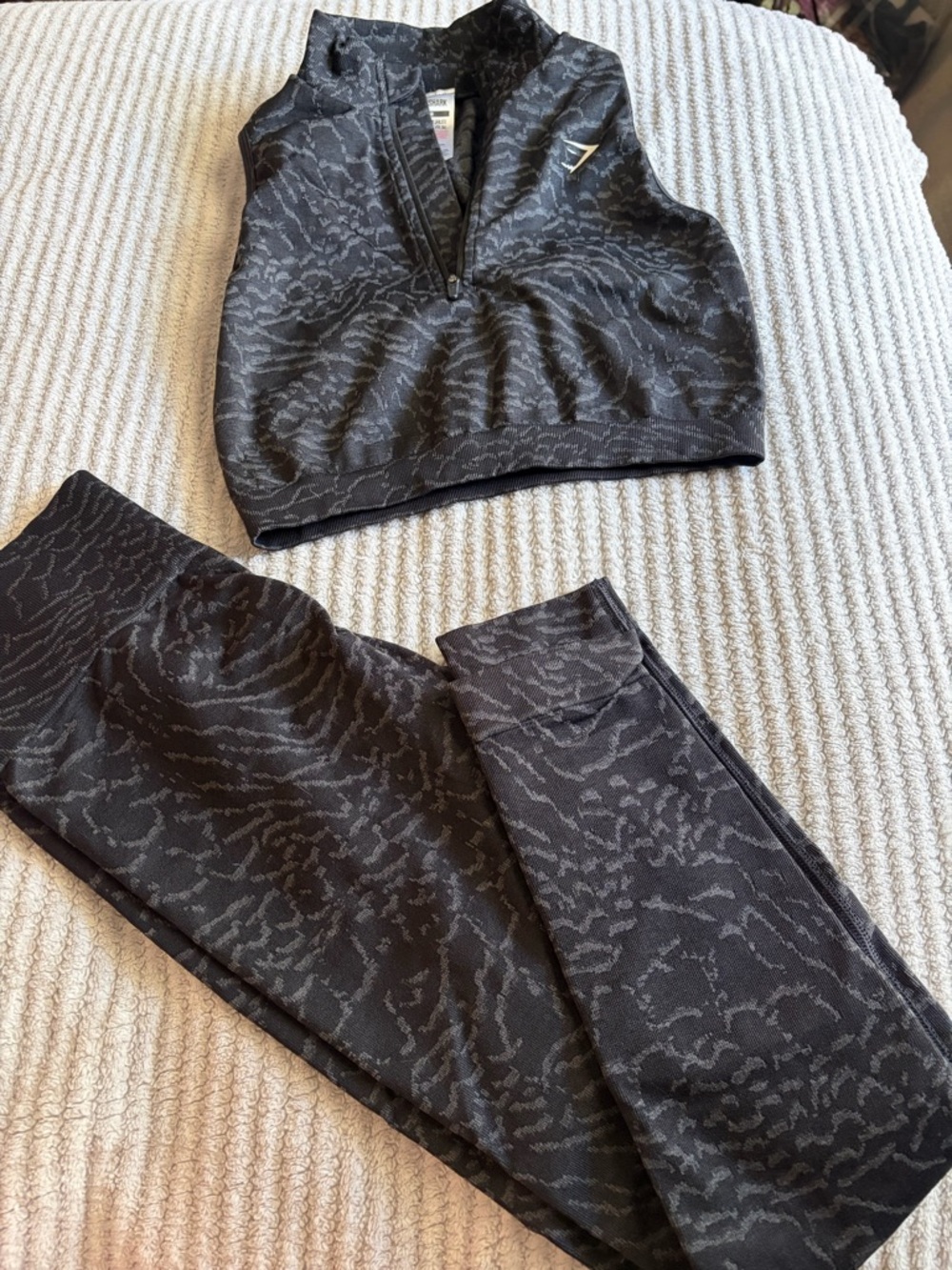 Gymshark Black & Charcoal Patterned Workout Set - Crop Top and Leggings